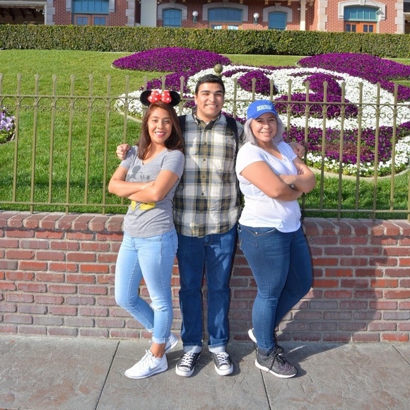 Gray Mickey Mouse Disneyland T shirt, Size M - Picture 1 of 3